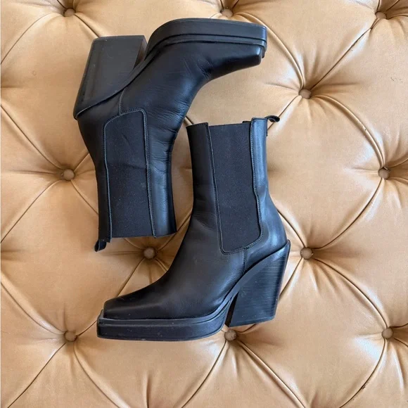 Steve Madden Black Leather Platform Chelsea Heeled Boots - Picture 1 of 9